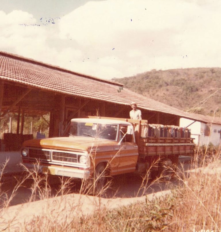 Fábrica de Ração - Igaratinga - Entrega de Ração